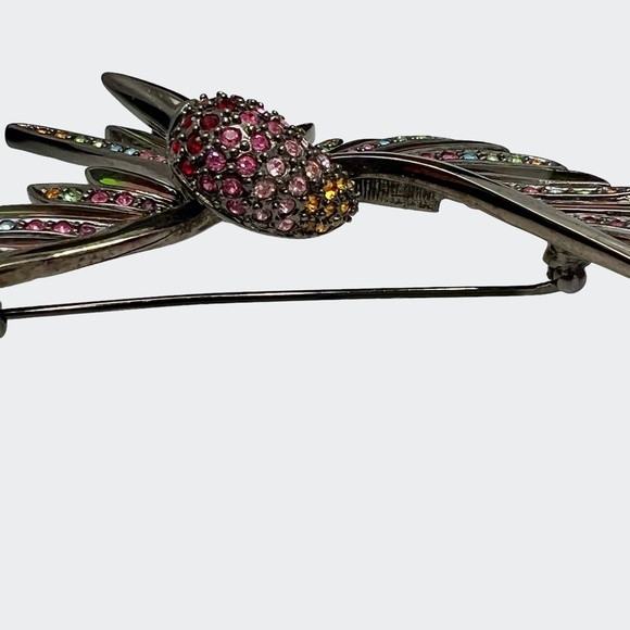 VINTAGE JOAN RIVERS MULTICOLOR CRYSTALS SWOOPING BIRD IN FLIGHT BROOCH - Picture 13 of 16